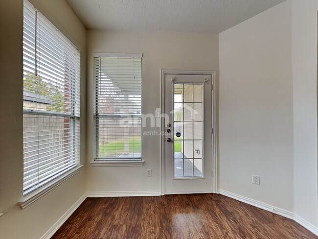 Building Photo - 2510 Valley Creek Drive