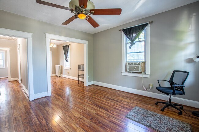 Foto del edificio - Amazing 3 BR/2 BA EOG Townhome in Kingman ...