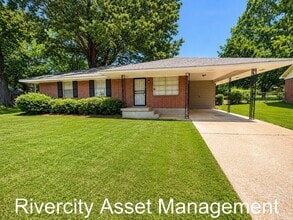 Building Photo - 5060 Childs Dr