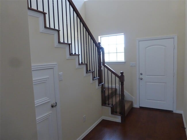 Building Photo - 1203 Salma Jameel Ct