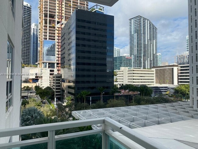 Foto del edificio - 950 Brickell Bay Dr