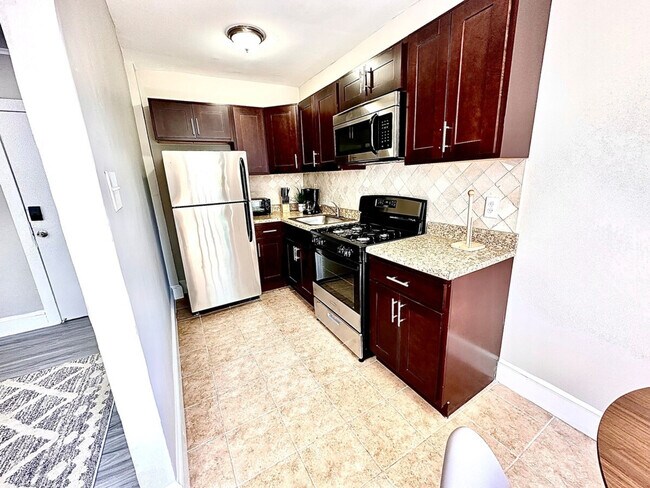 Foto del edificio - 236 W Walnut Ln