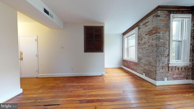 Building Photo - 1307 22nd St NW