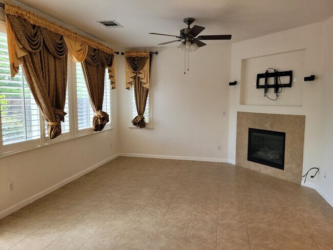Building Photo - North Village Home