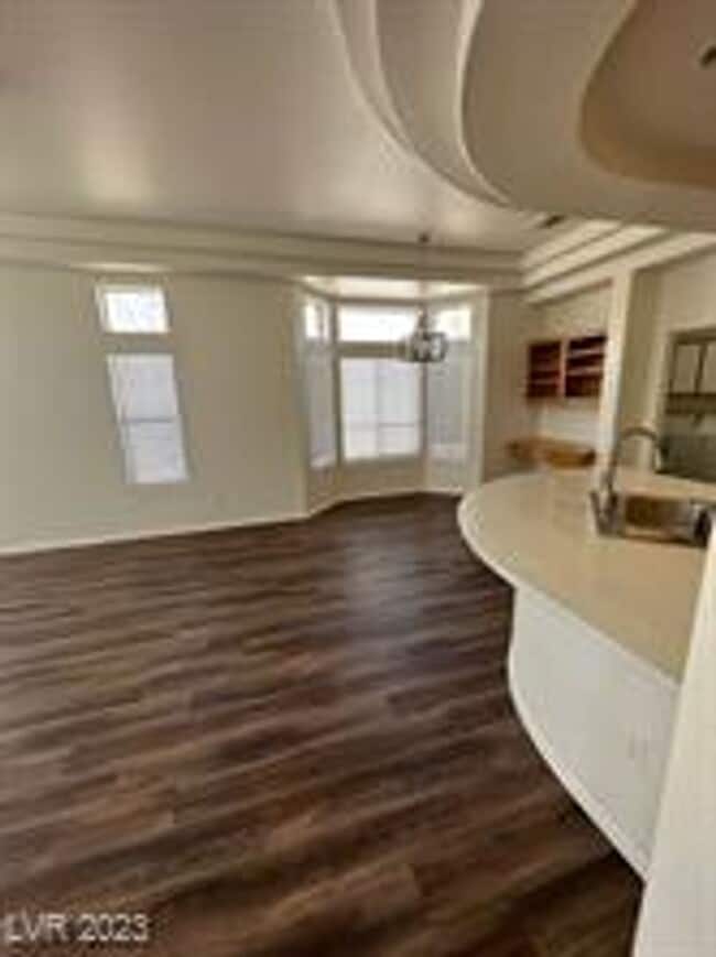 Foto del edificio - Charming 3-Bedroom Home in a Beautiful 55+...