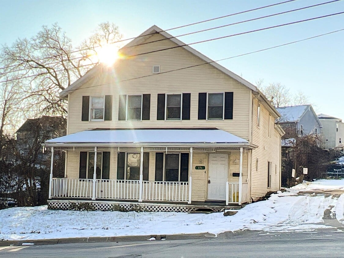 696 University Ave, Dubuque, IA 52001 House Rental in Dubuque, IA