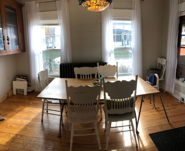 Dining Room - 129 Lamb St