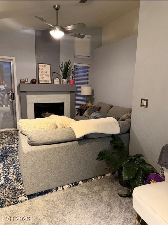 Foto del edificio - 881 Brass Ring Rd