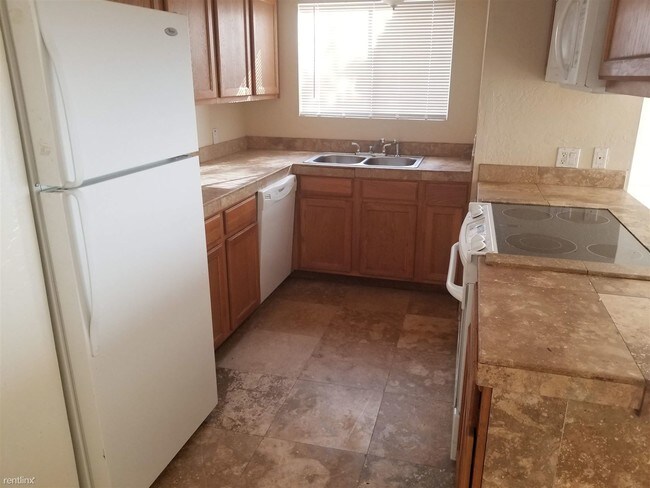Building Photo - 2 br, 1.5 bath  - 3120 E Paradise Ln Apt 15