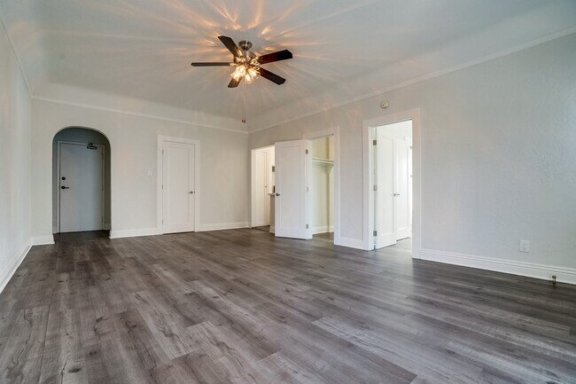 Building Photo - Westmoreland