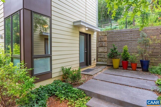 Foto del edificio - 109 Riverbluff Cir