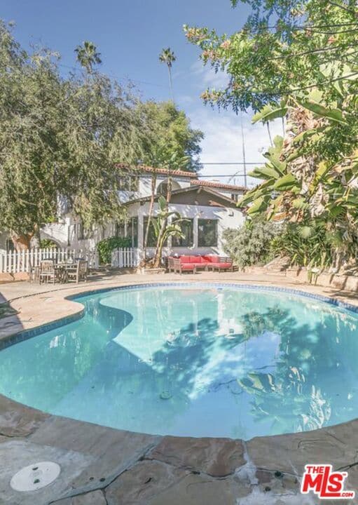 Building Photo - 1530 Valley View Rd