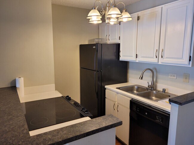 Foto del edificio - Quiet Makiki unit 1bd, 1bath, 1pkg covered...