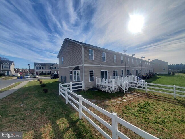 Foto del edificio - 89 Bay Hill Ln