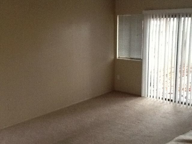 Building Photo - Condo For Rent in Modesto