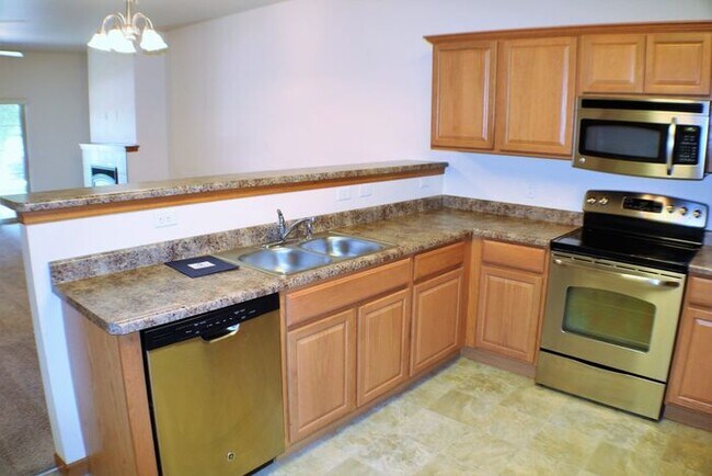 Foto del edificio - $1,325 | 2 Bedroom, 2 Bathroom Condo | Pet...