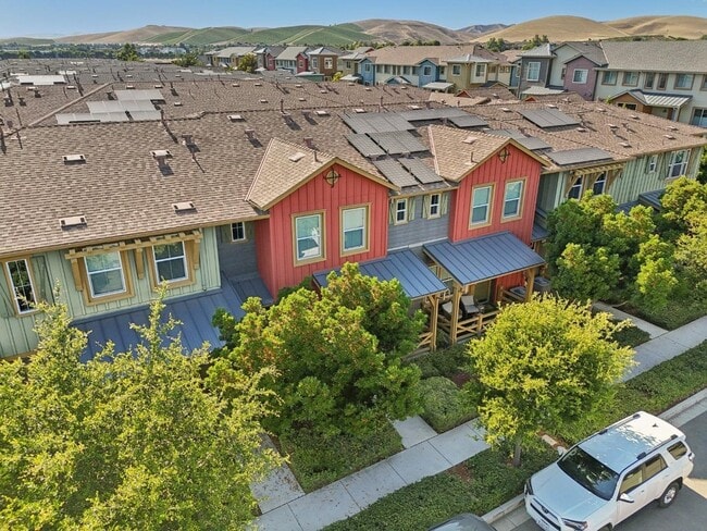 Building Photo - 454 Persimmon Common