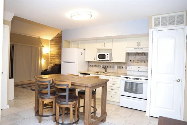 Foto del edificio - 12900 Walden Rd