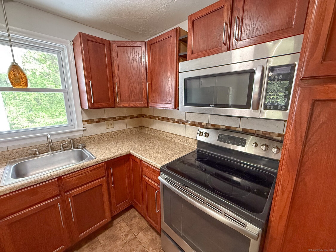 Primary Photo - 15 Trout Brook Rd