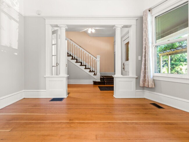 Building Photo - 5 bedroom, 2 bath in North Portland - Bois...