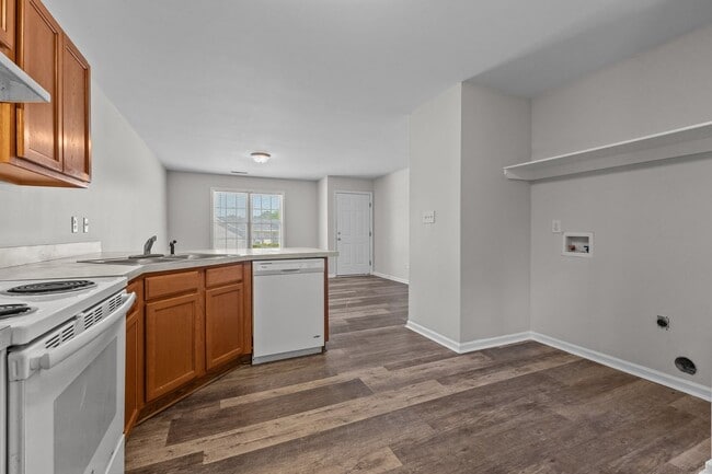 Building Photo - 40 Coats Cir