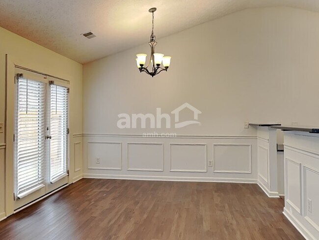 Foto del edificio - 558 The Blvd