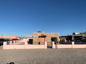 Building Photo - 1401 S Mohave Ave