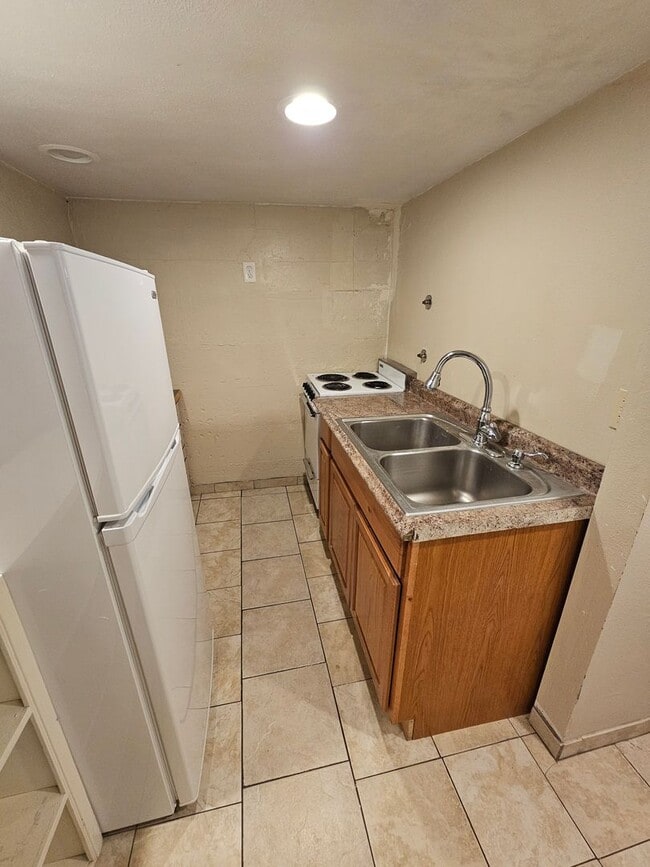 Building Photo - 1510 M Ave