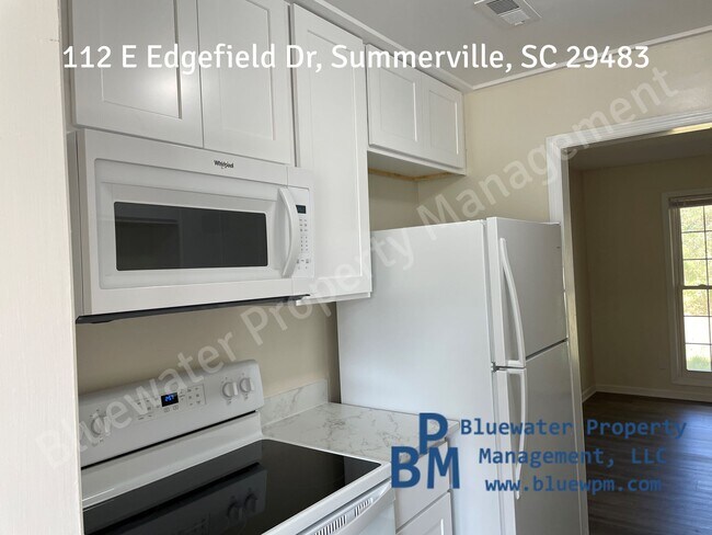 Building Photo - 112 E Edgefield Dr