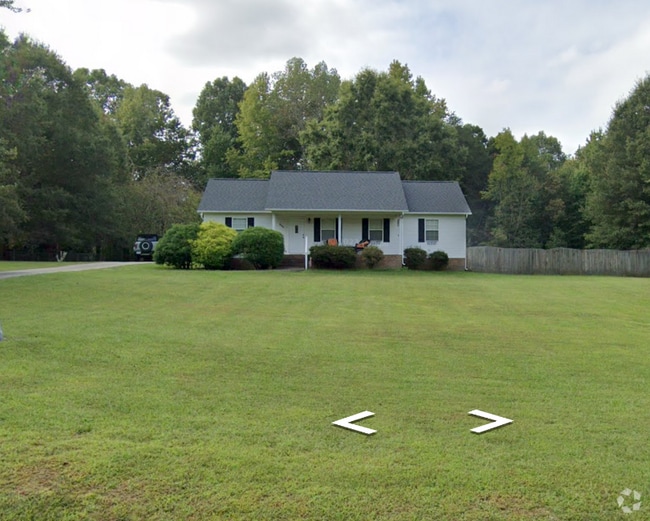 Building Photo - 8509 Deer Path Ct