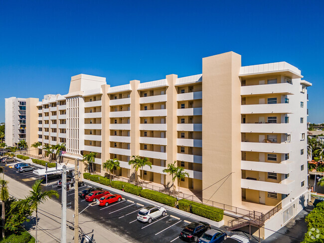 Building Photo - Ridgeview Towers