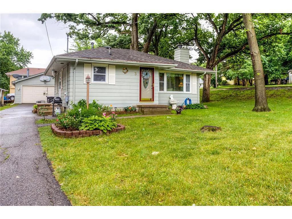 Primary Photo - 3 E Bell Ave