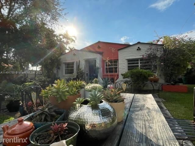 Foto del edificio - 3 br, 2 bath House - 402 SW 33rd Ave