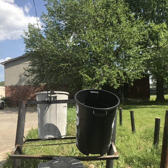 2800 Avenue D Exterior parking and trash receptacles - 2800 Avenue D
