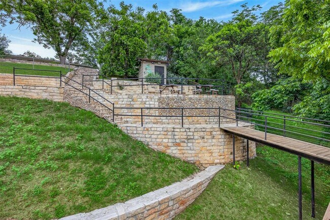 Building Photo - 644 Cypress Ridge Rd