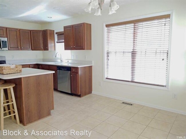 Foto del edificio - 3 br, 2.5 bath House - 575 Pinevalley Lane