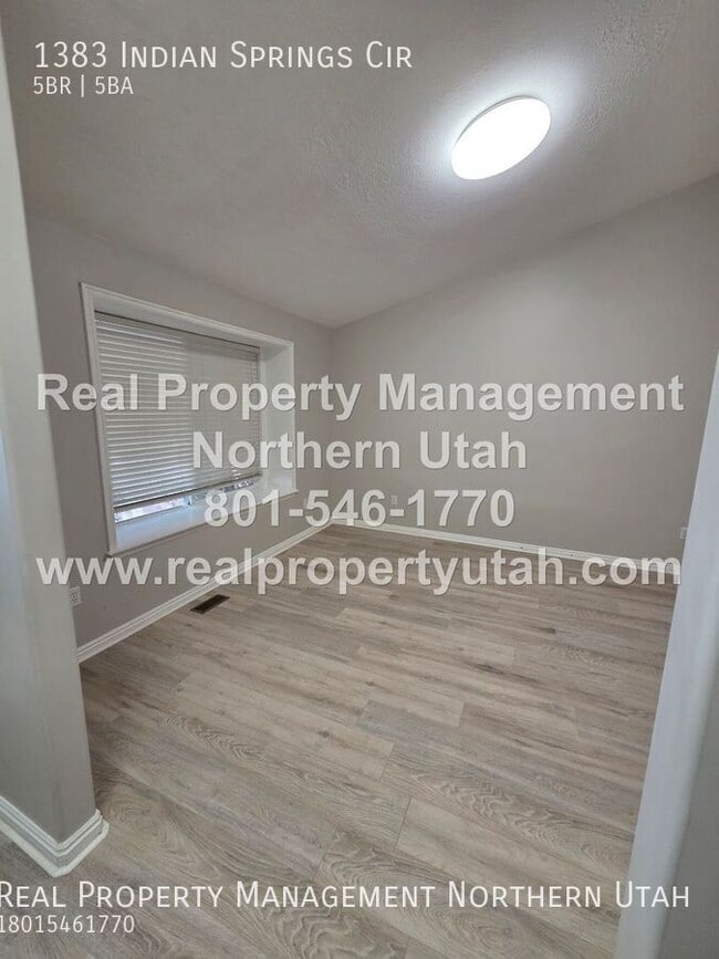 Building Photo - 1383 E Indian Spgs Cir
