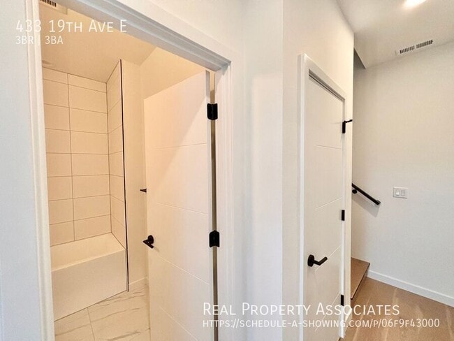 Building Photo - 433 19th Ave E