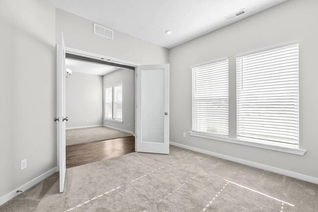 Building Photo - 367 Birchwood Dr