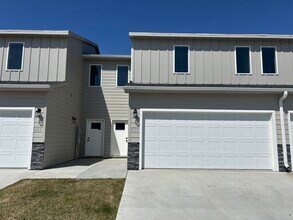 Building Photo - 6103 S Alki Pl