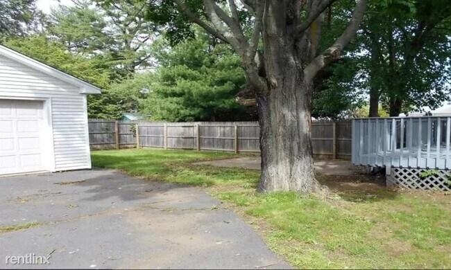 Building Photo - 4 br, 2.5 bath House - 47 FRANCIS ST