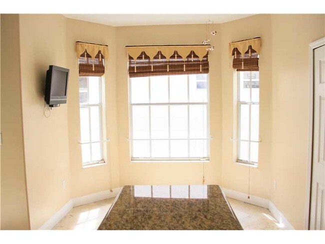 Foto del edificio - 2278 NE 122nd St