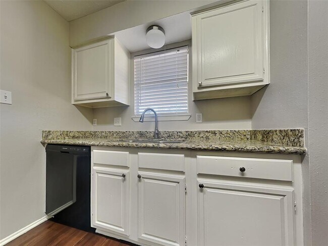 Building Photo - 11119 Daybreak Ln