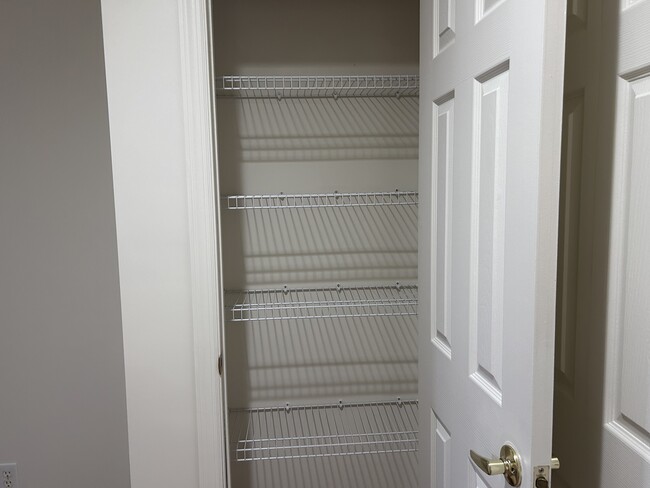 Linen Closet - 1006 Holliday Hills Dr