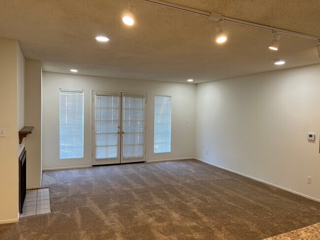 2 bd 2 bath - 10828 Palms Blvd