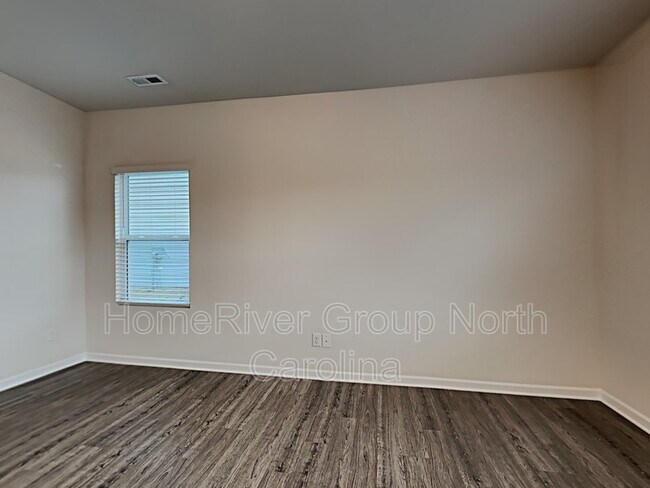Foto del edificio - 1050 Cloverdale Ct
