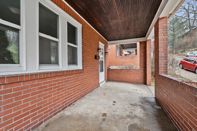 Foto del edificio - 139 Sumner Ave