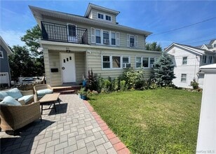 Building Photo - 313 Stanley Ave