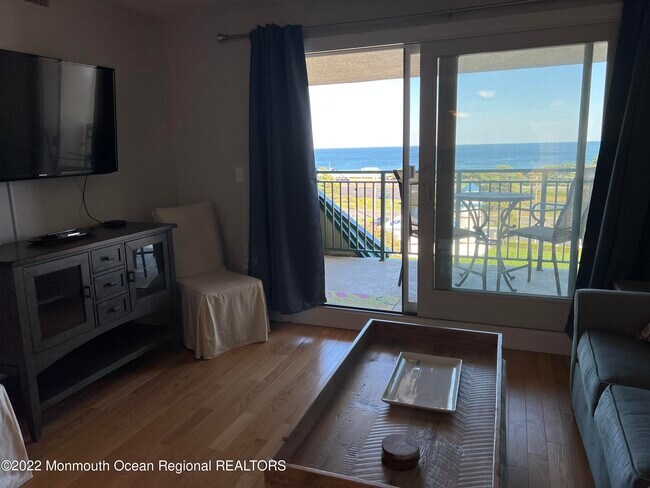 Building Photo - 422 Ocean Blvd