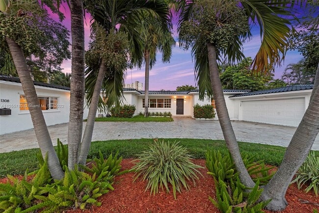 Building Photo - 1308 Seabreeze Blvd